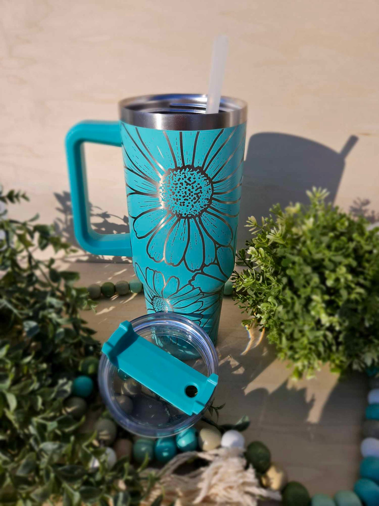 Daisy 40 oz Tumbler with handle